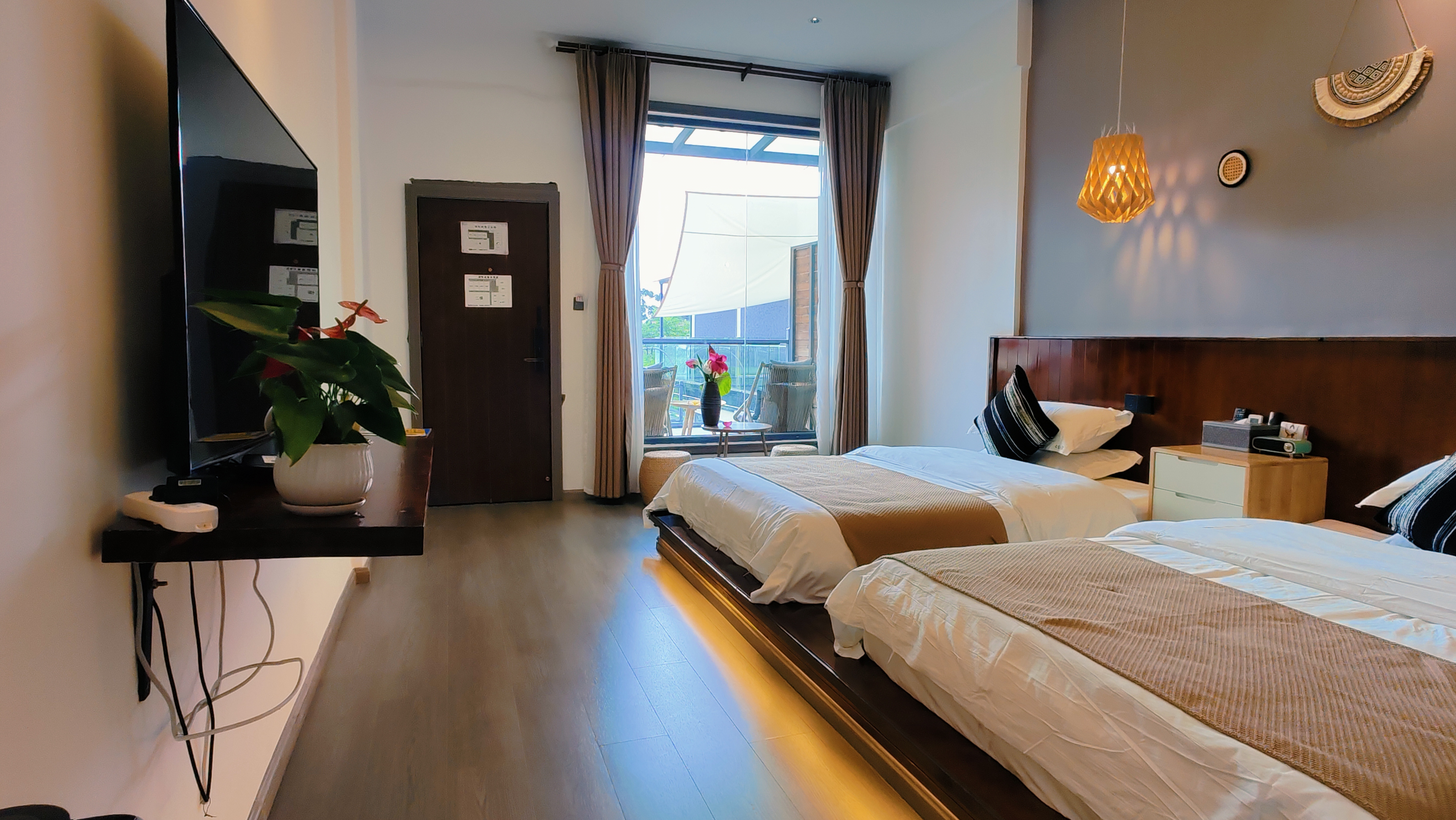 Happy Time Inn Puzhehei观景赏荷标间