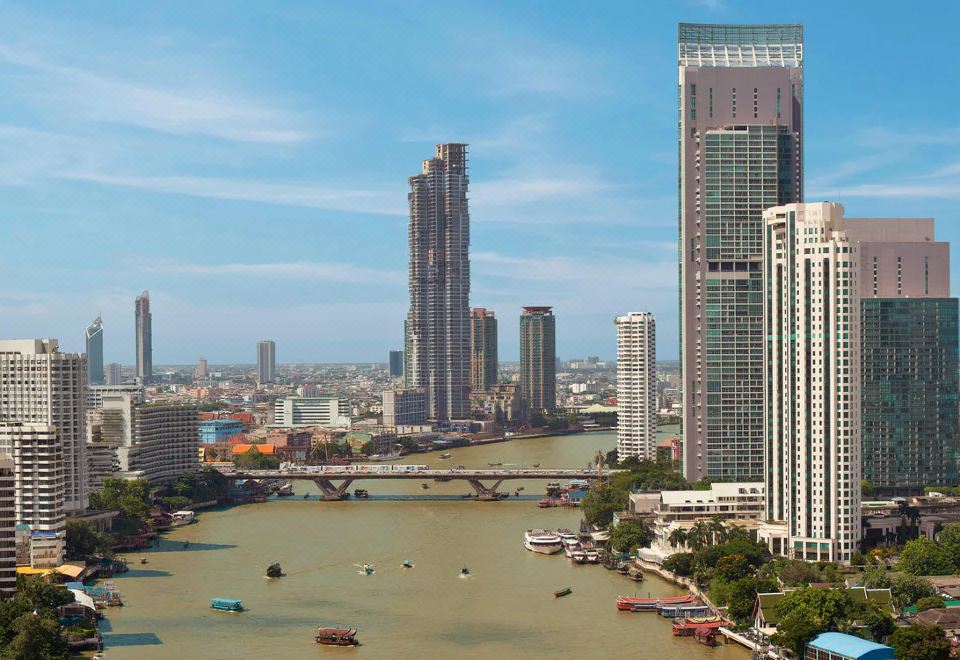 河景俱乐部豪华特大床房