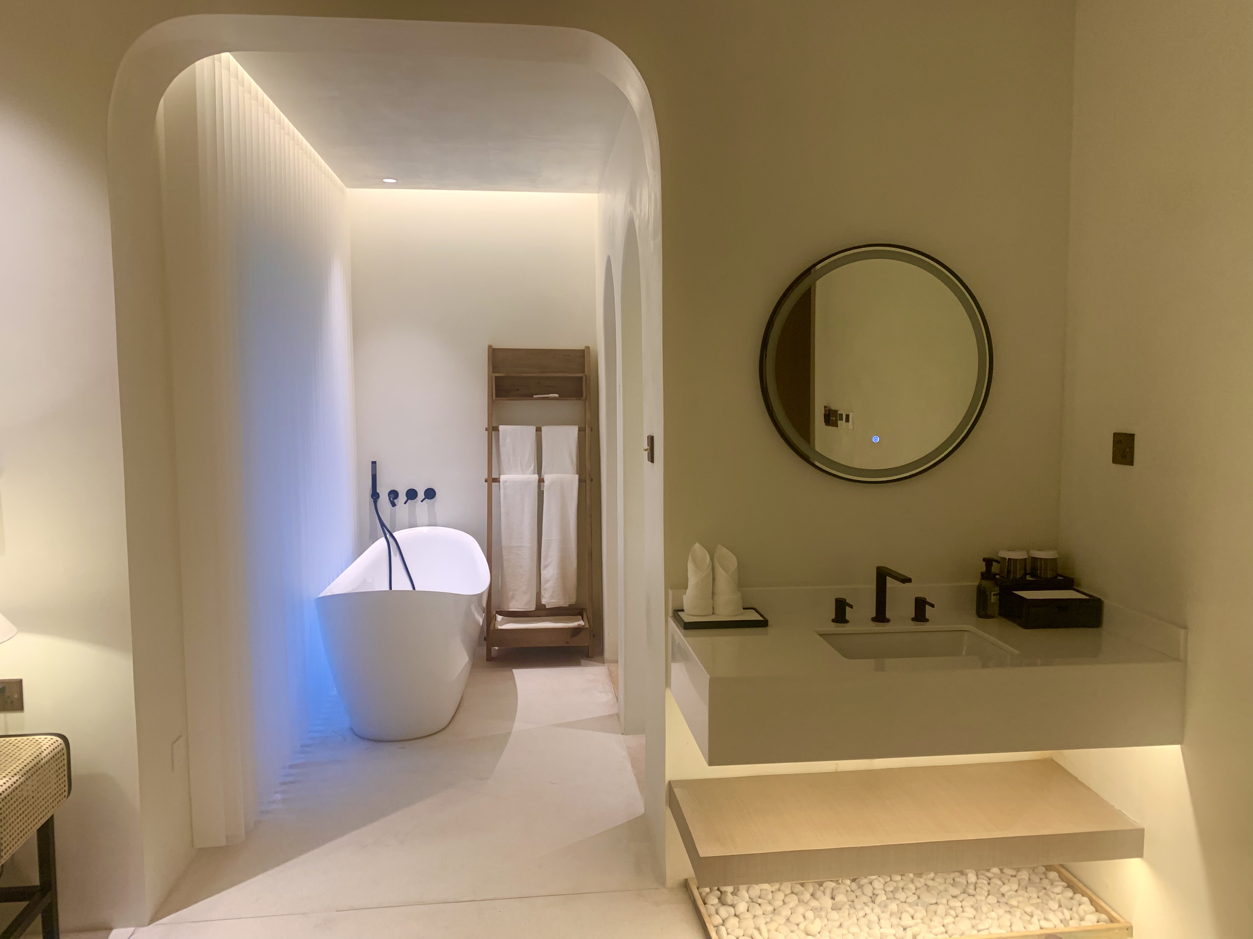 画字：山景高级套房|宠物友好|后山景观|全屋智能|