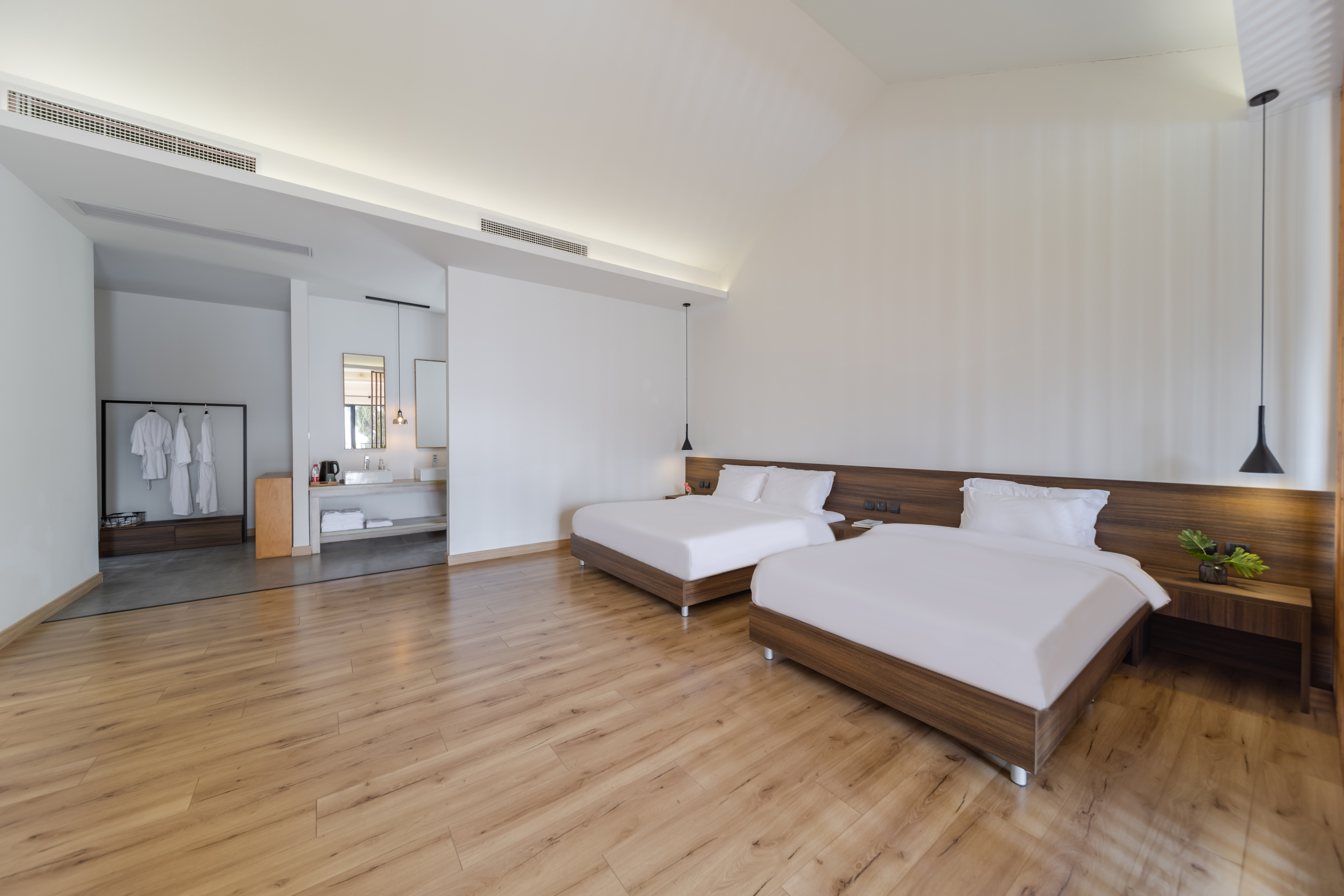 閲柏湖景亲子房