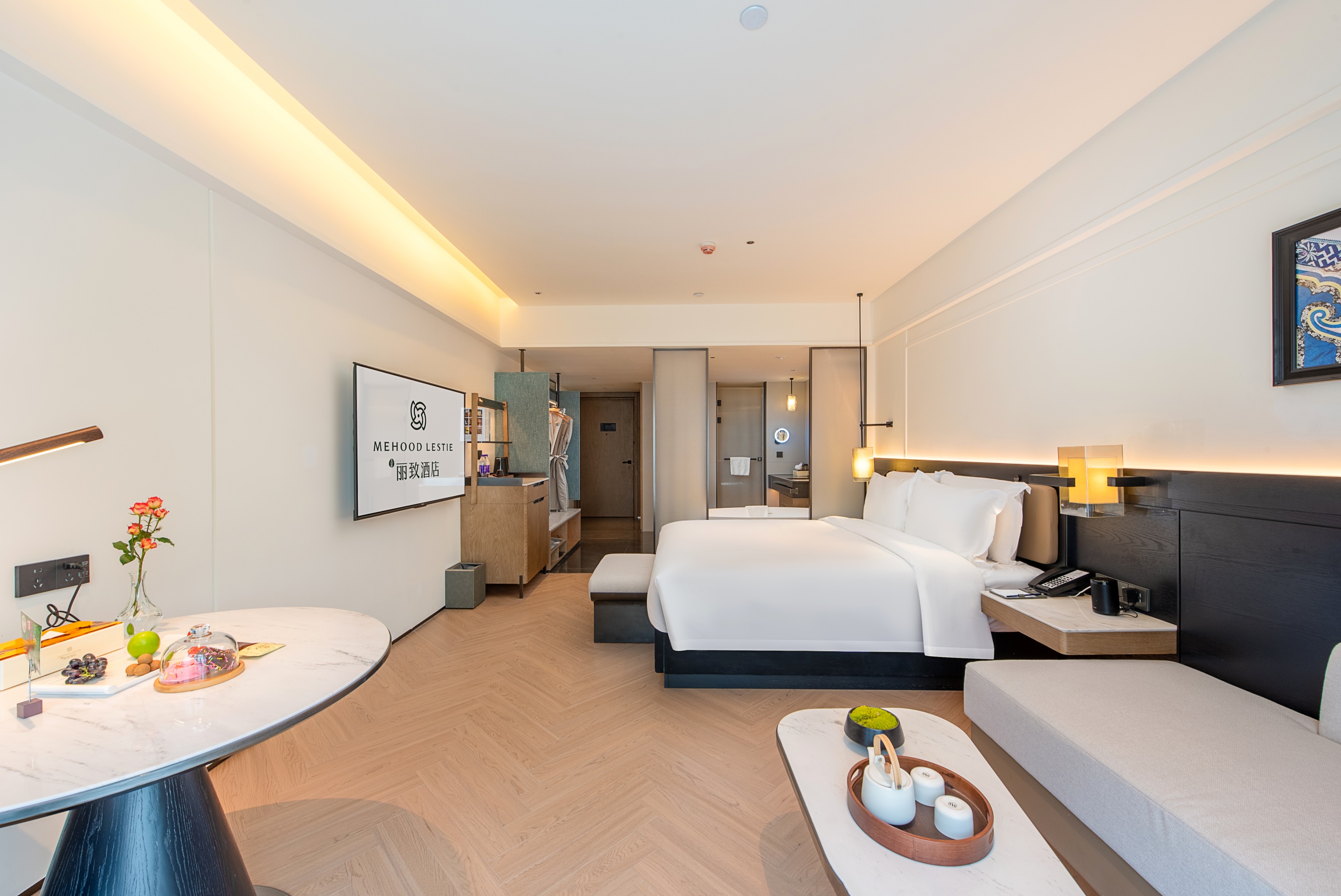 Elegant Luxury King Room