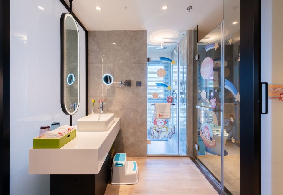 星仔·高级大床房（洗烘一体机+华为智慧屏+大冰箱）