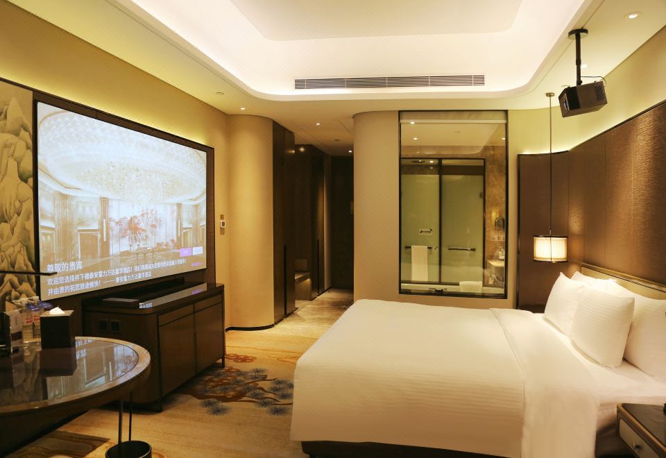 豪华影音大床房（直麪泰山+浴缸+100寸超大投屏幕布）