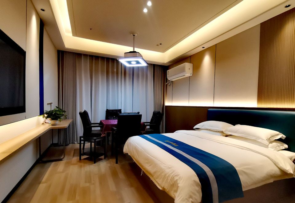 Deluxe Room (With Chess & Cards)