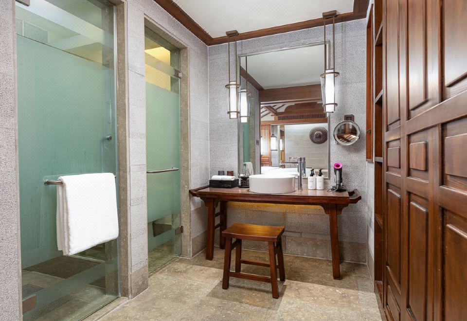 InterContinental Lijiang Ancient Town ResortPrivilege Queen Room