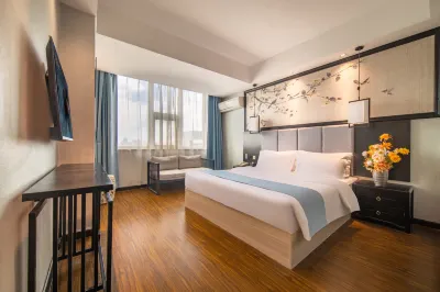 GreenTree Inn (Nanchang Railway Station Bayi Square Ding Road South Metro Station) Отели в г. 