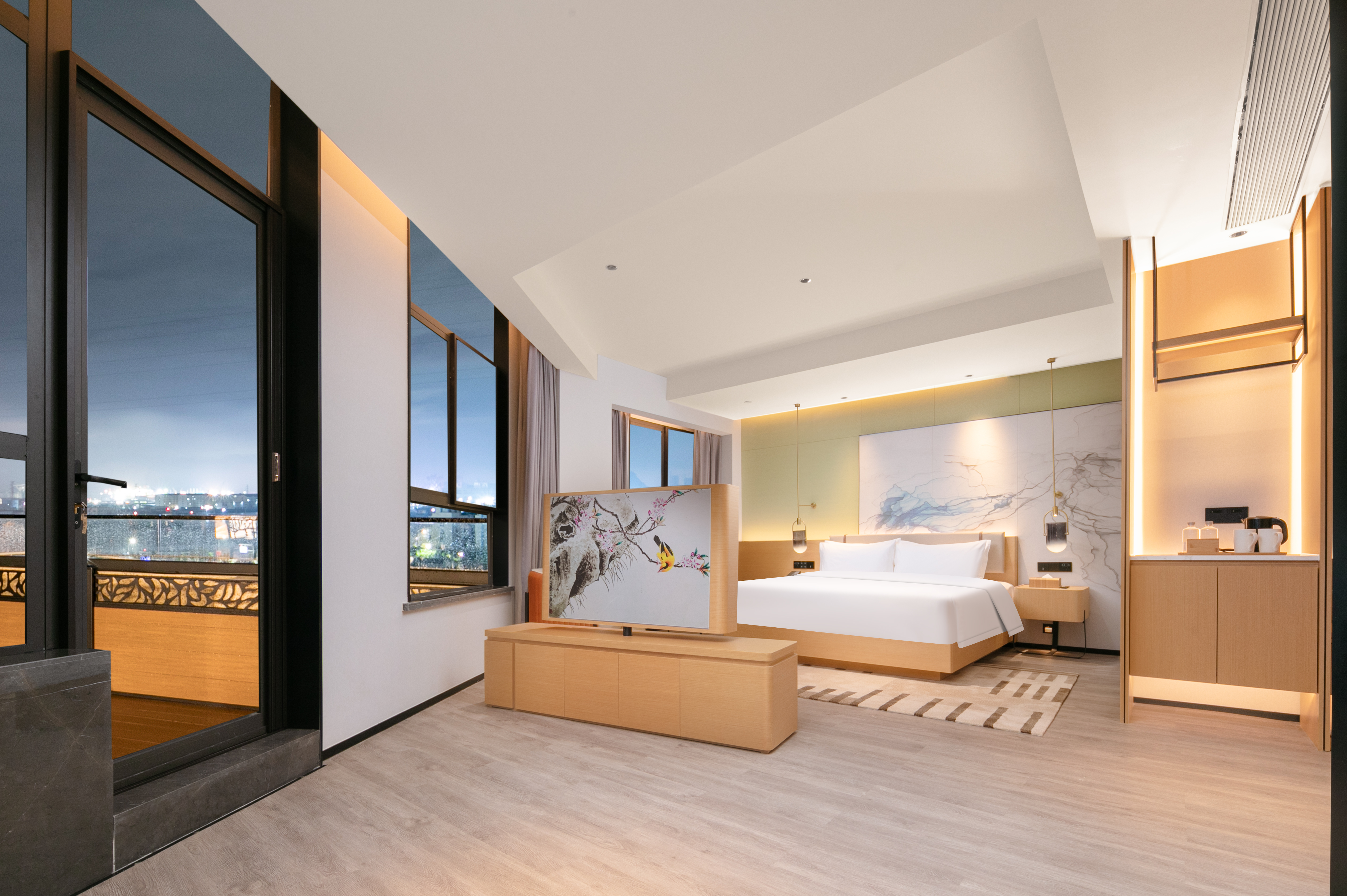 行政海景大床房（投屏电视+大阳台海景+冰箱）