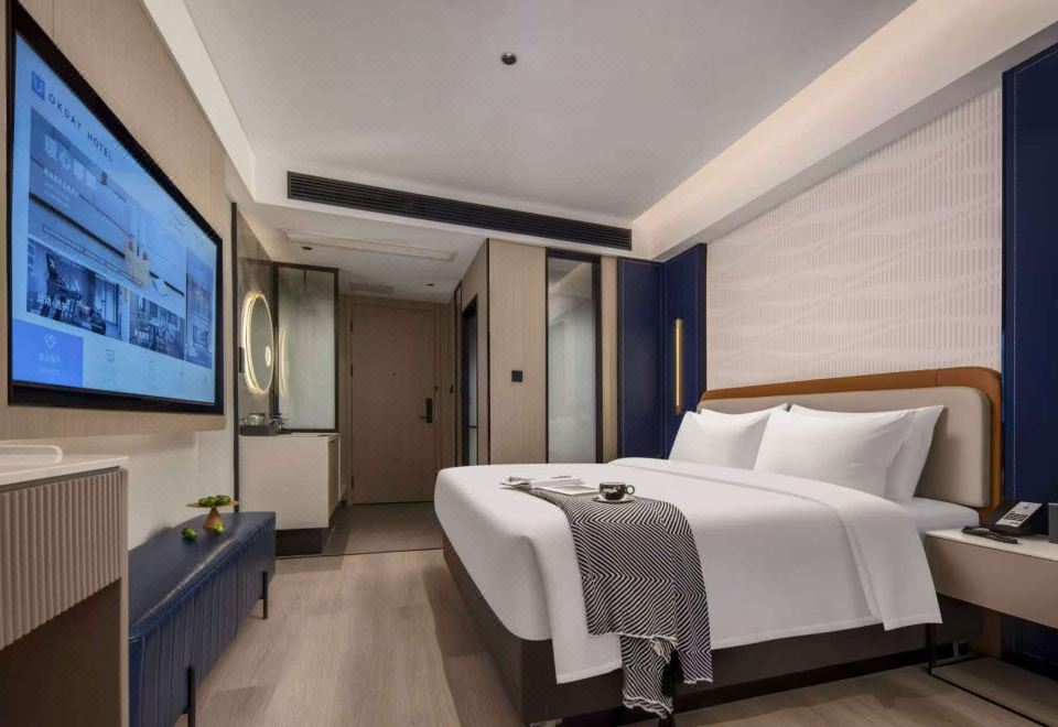 高级大床房『65寸电视?小度智能?晚安床垫?超柔布草』