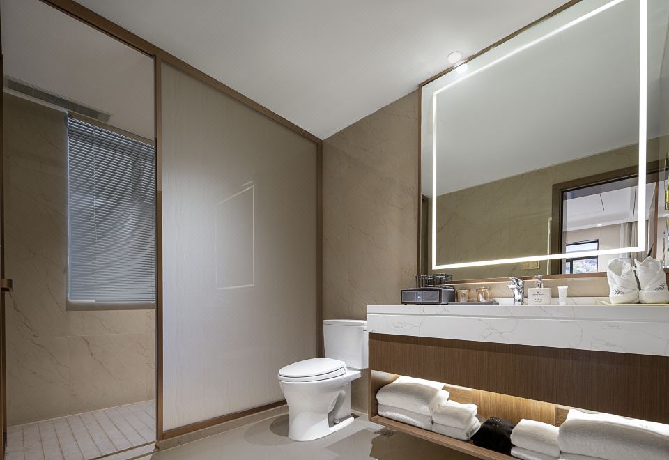 Jiuzhaigou Licheng Huating ResortDeluxe Family Room