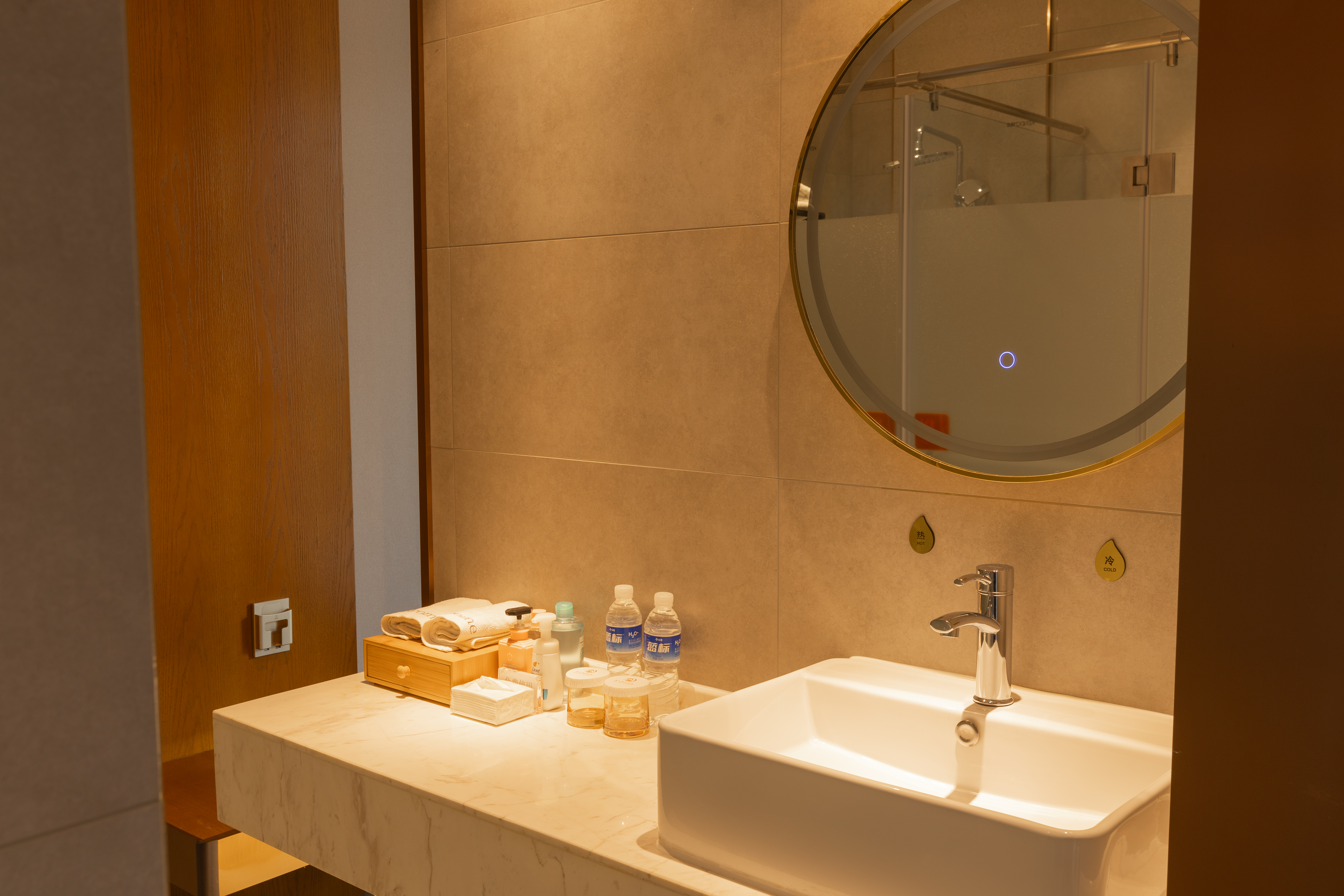 摘月·古運河風光景觀陽臺·電動大床房