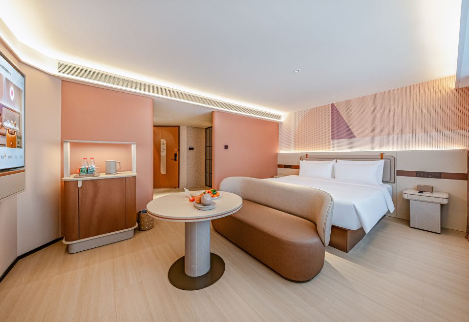 大床房【护脊床垫+65寸电视投屏+小冰箱】