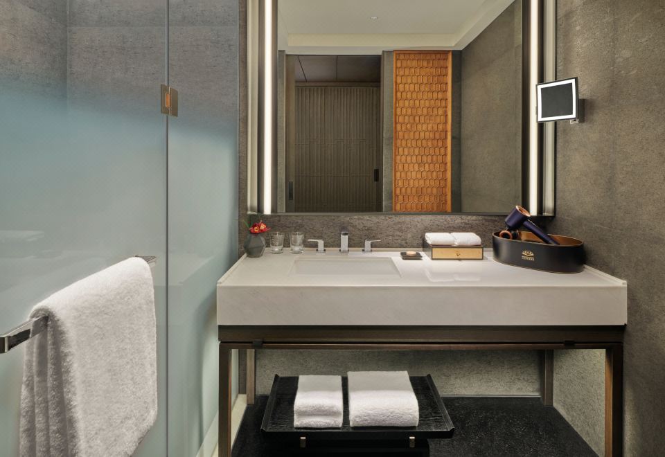 Oriental Resort GuangzhouVR Featured Deluxe Double Bed Room (Movies + Gaming)