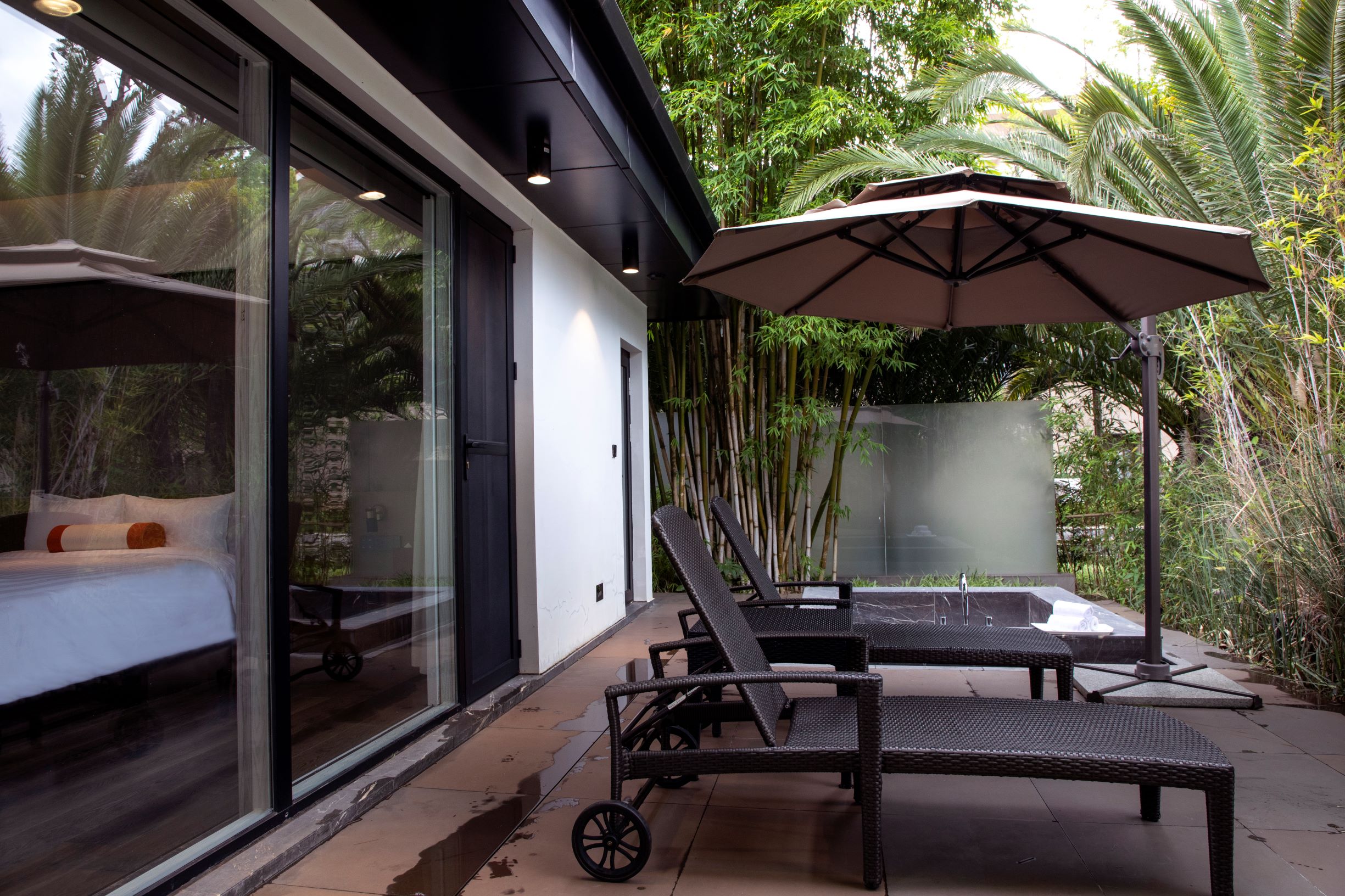 湖畔泡池大床房（户外泡池）