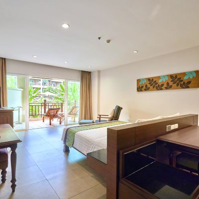 豪華池畔露台（特大床） 芭堤雅海灘遺產度假村優惠