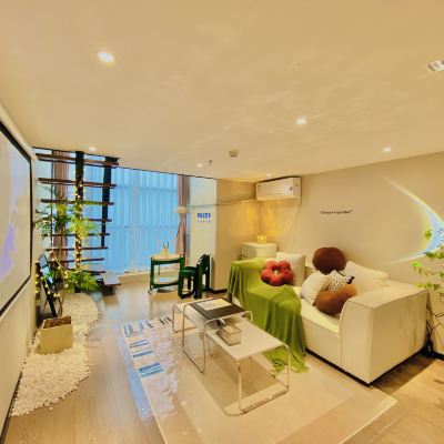 冰烏龍·高空景觀複式套房（極米4K+巨幕投影） GS高空設計師自助飯店（成都人民北路店）優惠