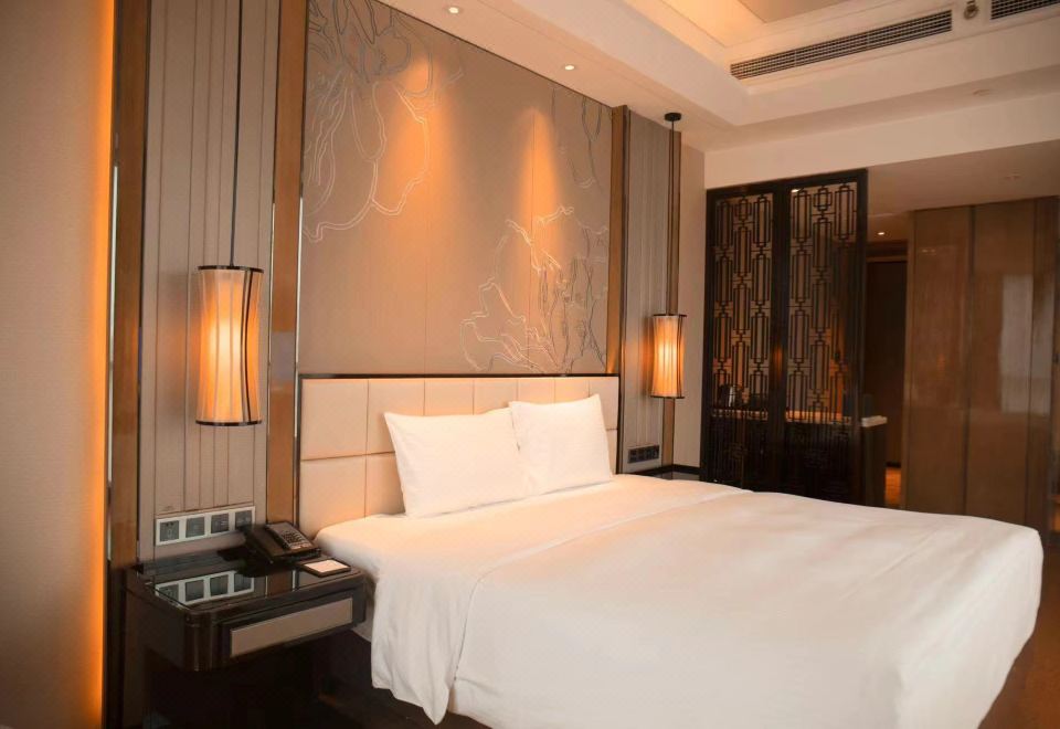 Wanda Realm FuyangElegant Queen Room