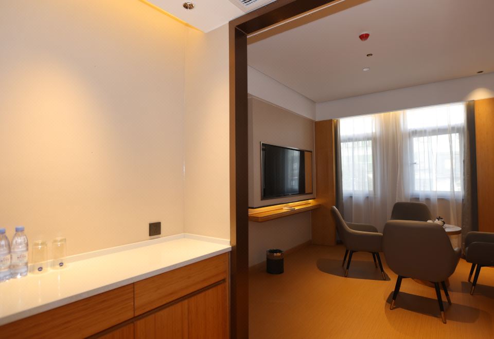 Deluxe Suite
