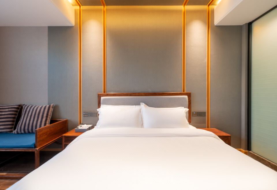 Zero Pressure Superior Sleep Double Bed Room (Smart Voice Control + Fridge + Mengbaihe Zero Pressure Bedding)