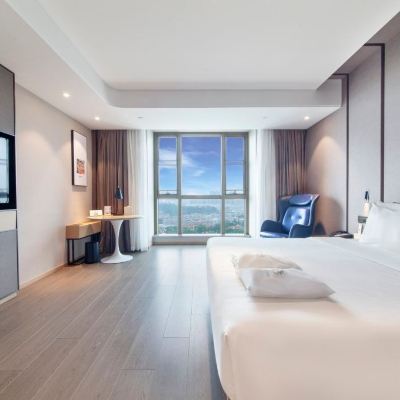 行政江景大床房（高層江景+獨立浴缸+小冰箱） 中山西區興中廣場亞朵飯店優惠