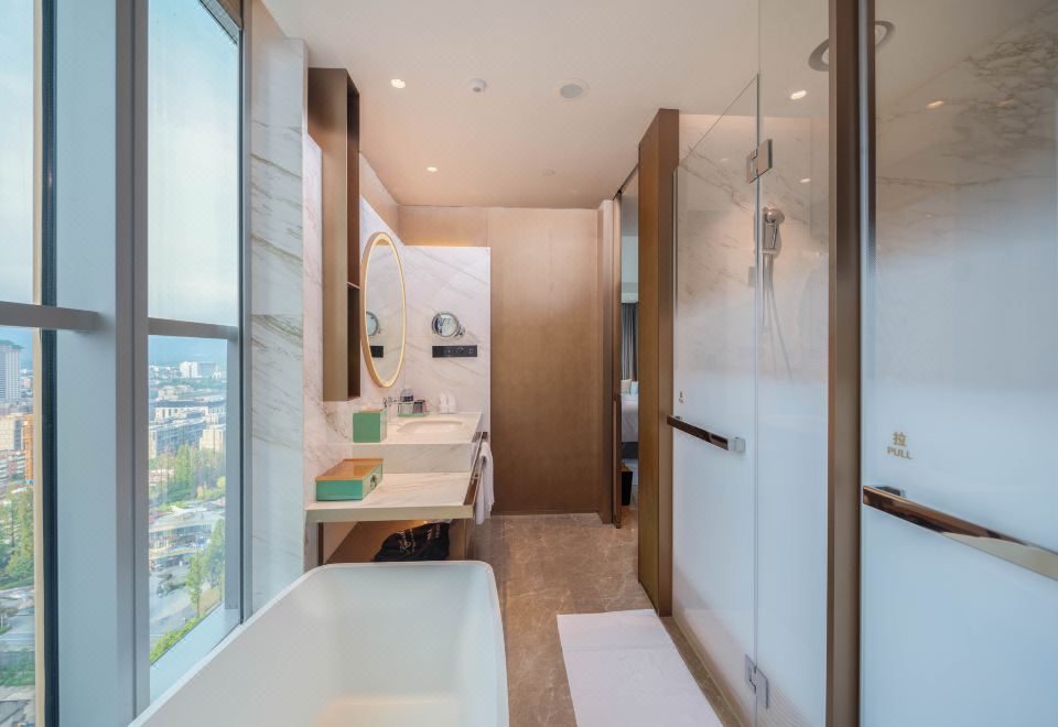 尊贵豪华大床房-开阔视野纵享城市景观