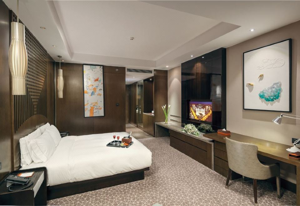 Grand Kingtown Hotel WuxiSuperior Hypoallergenic Double Bed Room (Acca Kappa Bath Products)