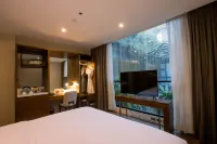 The Henry Hotel Roost Bacolod