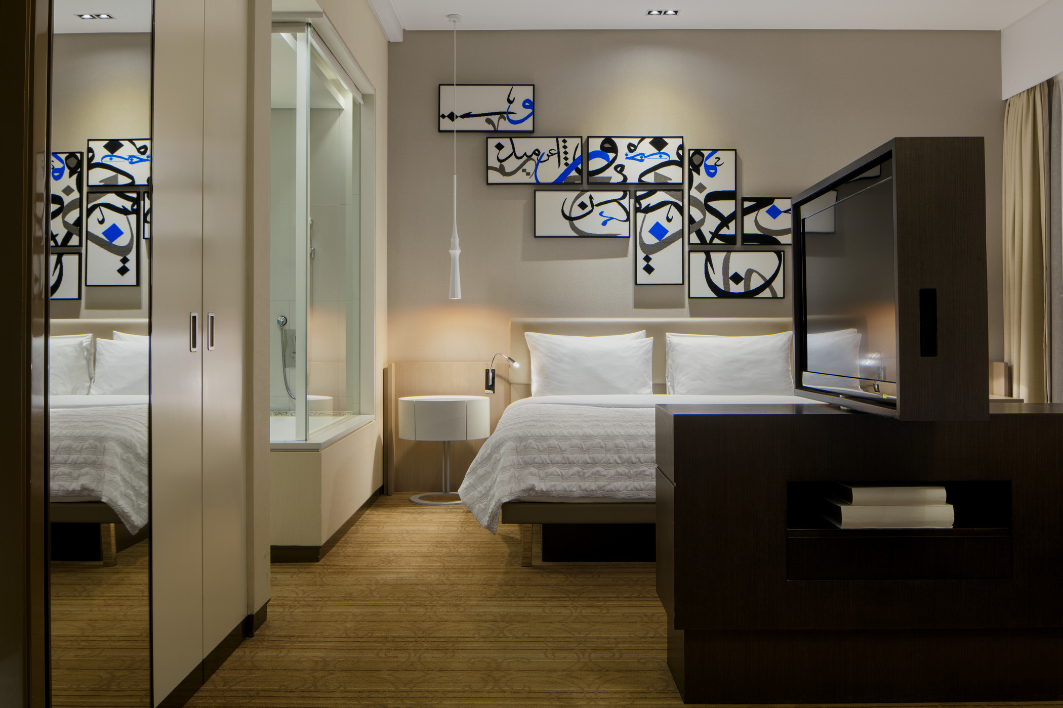 一卧室初级特大床套房