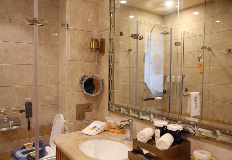 B.duck小黄鸭主题海景大床房