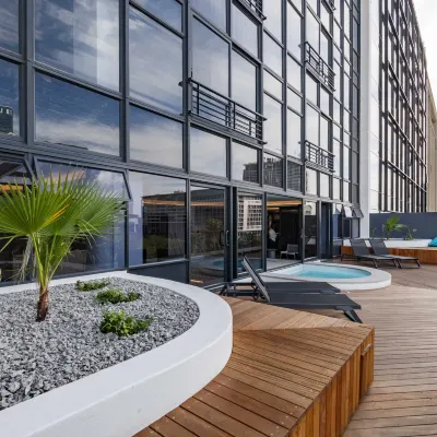 Zeeland Pier Aparthotel by Totalstay Hotels near Silo District