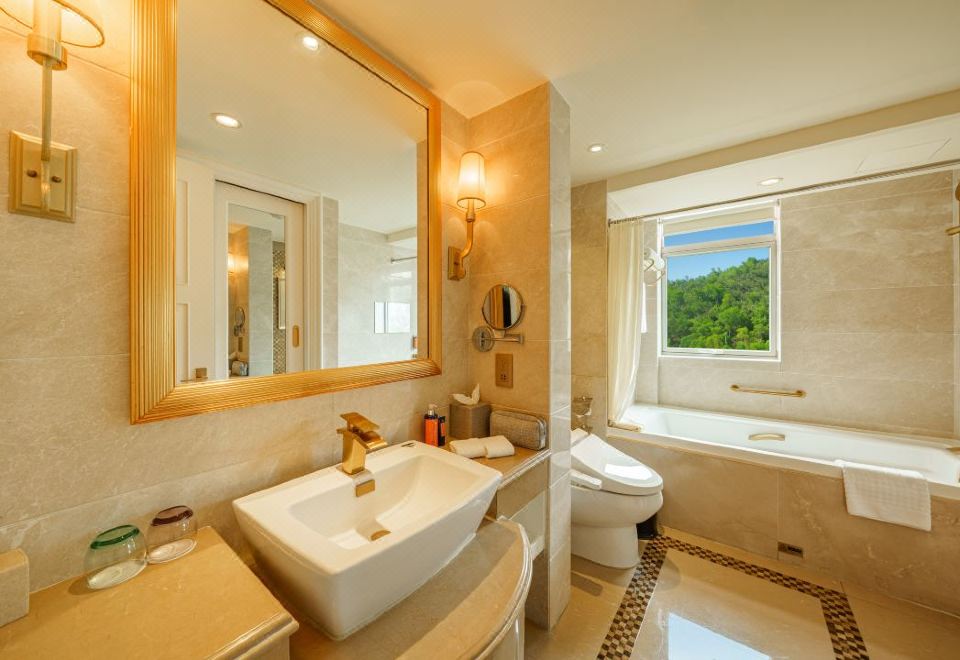 貴賓樓經典海景大床房（配摜蛋設施）