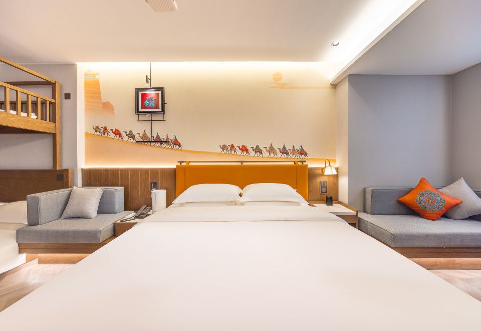 米湛欢乐家庭房（小童上下床+巨幕投影+小冰箱）