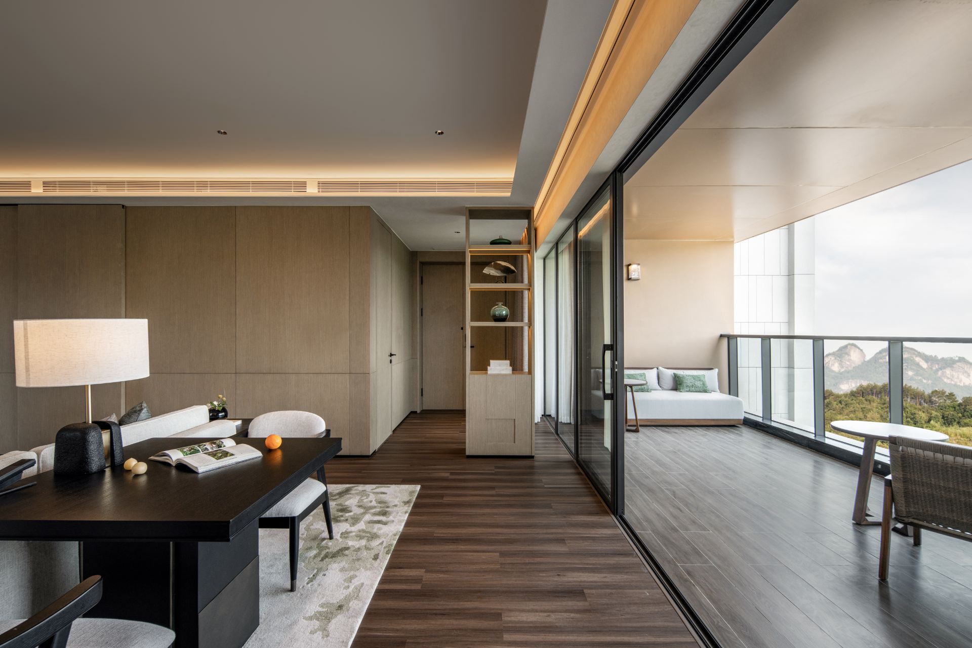 Standard Suite With Mountain View