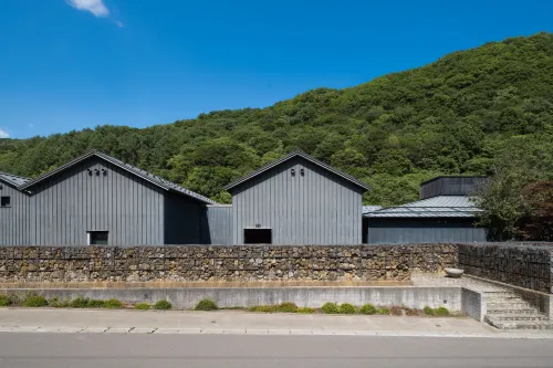 Otaru Retreat by Onko Chishin