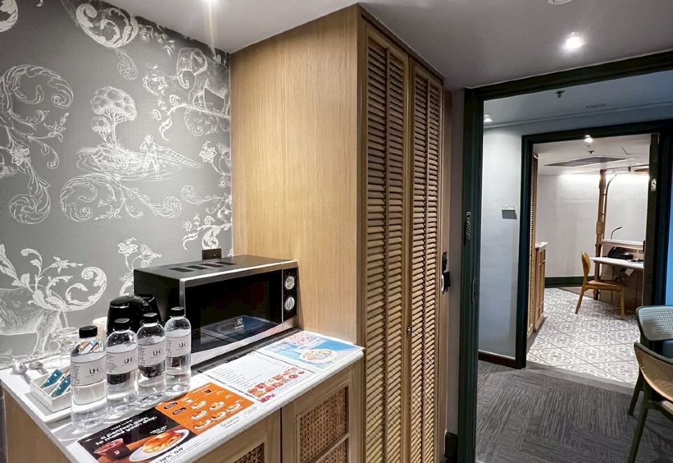 家庭河景特大床房