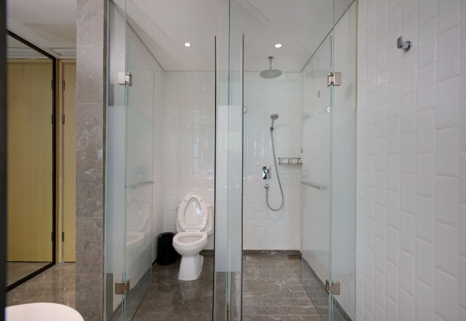 標準大床房（域景）