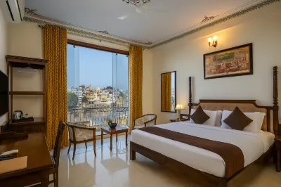 DERA PICHOLA- A Lake Facing Boutique Hotel Hotel di 