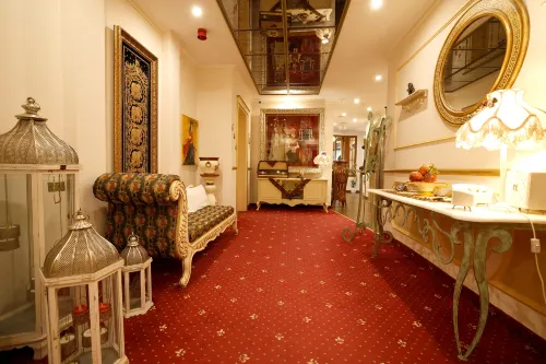 2 KITARRAT Boutique Hotel & SPA