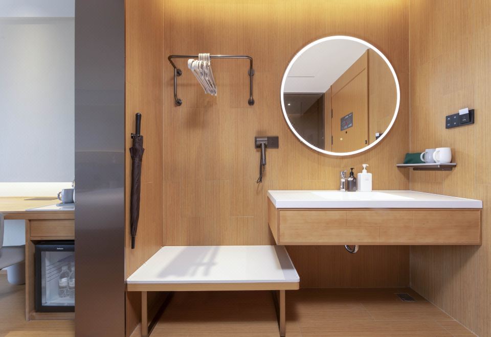 JI Hotel (Xiuning Qiyunshan West Avenue)Superior 2-bed Room