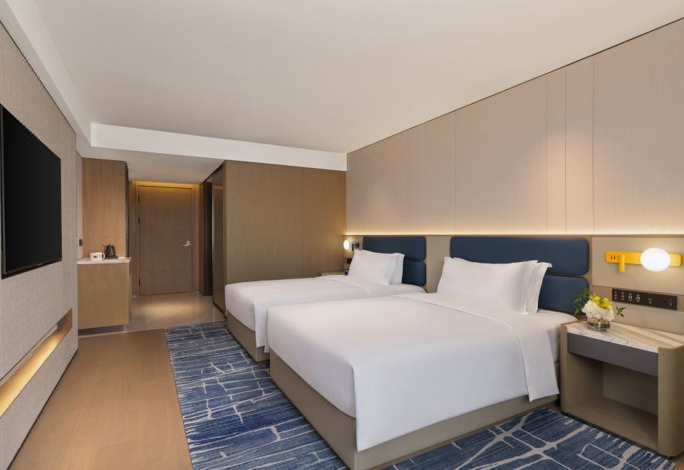 2 Double Beds Premium