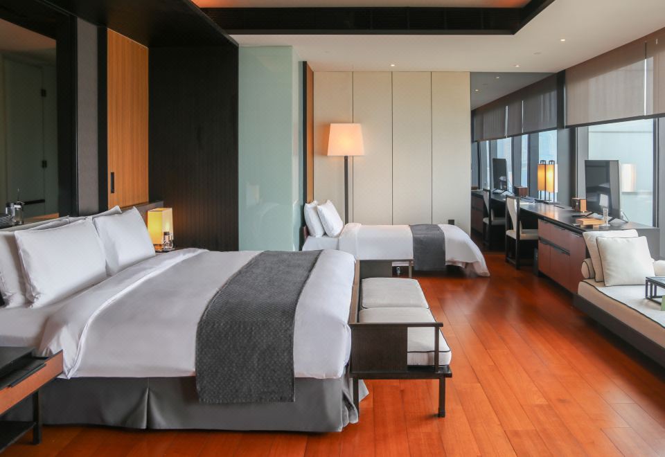 豪華江景家庭房