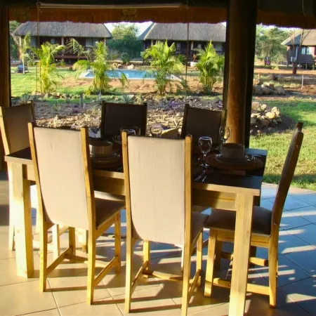 Chobe Lesoma Chalets Hotel