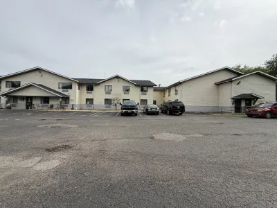 Coldwater Inn & Suites Near I 69 Các khách sạn ở 