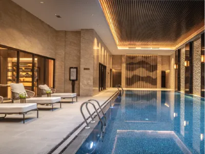 Hotels With Pools in Mandolang
