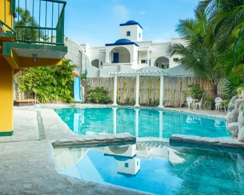 Yahweh's Spring Retreat and Resort Pansol Laguna فنادق في كالامبا