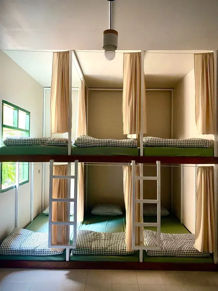 Bed In Mix Room (Mixed Gender)