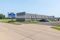 Executive Inn Owatonna Hotels in 