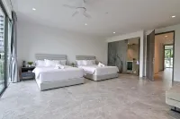 Modern Luxury Villa Hinai by Simple Sanctuary Hotele w: 