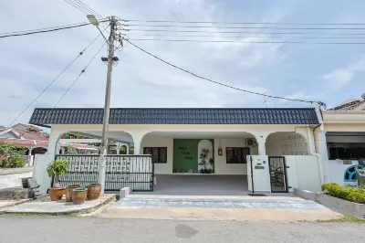 Jonker Street Swimming Pool with Karaoke Villa - Not Only Stay Hotel di 