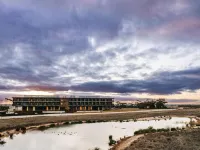 Monarto Safari Resort Hotele w: Murray Bridge