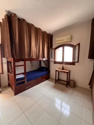 IRA Hostel